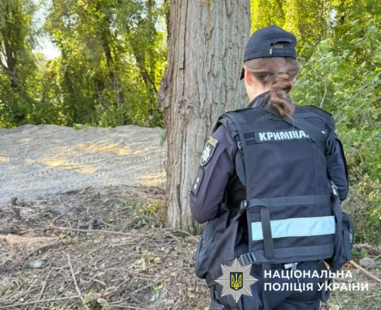 Поліція розслідує самовільне будівництво та порушення природоохоронної зони у Дніпровському районі - 7