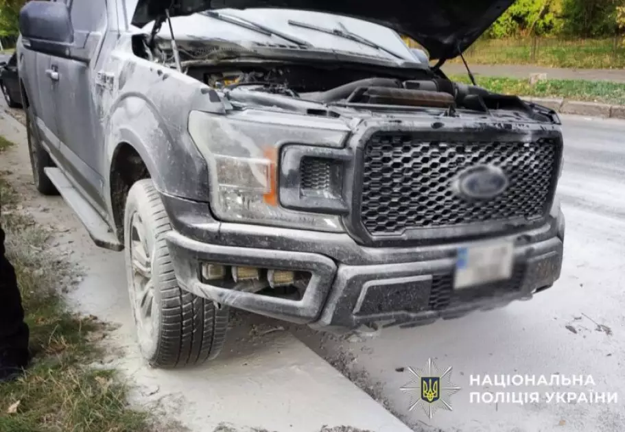 У Києві російський найманець підпалив пікап, прийнявши його за військову автівку - 1