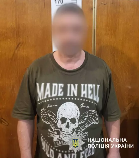 Поліцейські викрили киянина, який розвозив наркотики на самокаті - 1