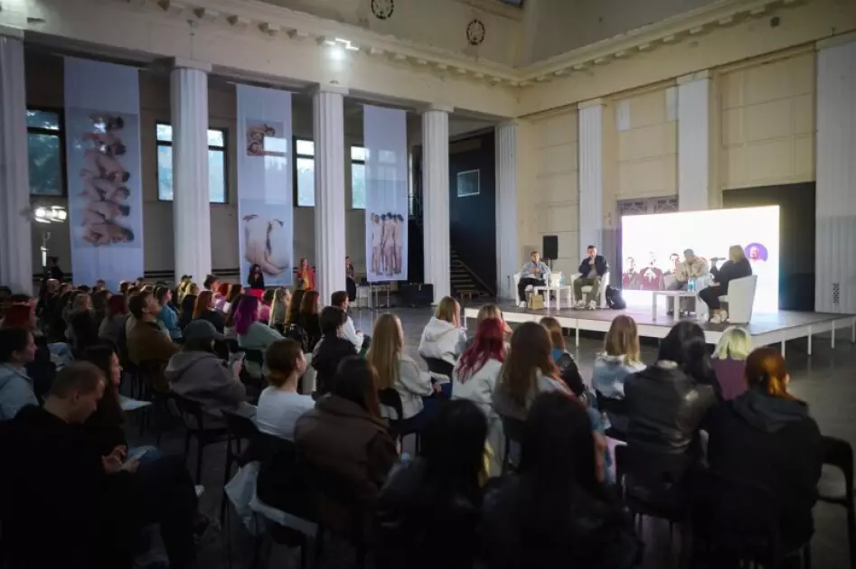 На ВДНГ стартував найбільший книжковий фестиваль осені «Книжкова країна» - 6