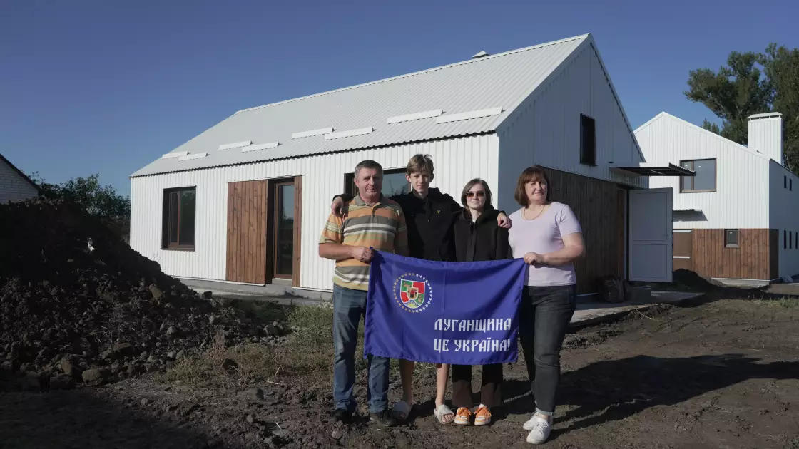 Під Києвом розпочалося заселення містечка для ВПО: родини отримали нові будинки під нульову оренду - 1
