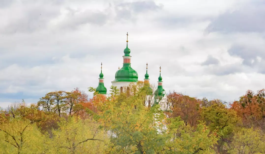 Де в Києві відчути осінню атмосферу: найкращі локації для прогулянок і фото - 4