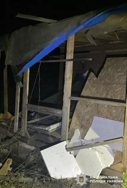 Нічна атака дронами на Київщині: уламки пошкодили будинки й авто, постраждала жінка - 1