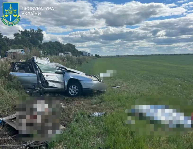 На Київщині судитимуть далекобійника: у ДТП на трасі Київ–Одеса загинула родина з дитиною - 1
