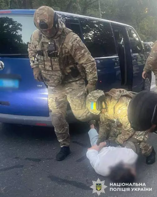 У Києві водій Mercedes побив велосипедиста через зауваження — постраждалий у лікарні - 1