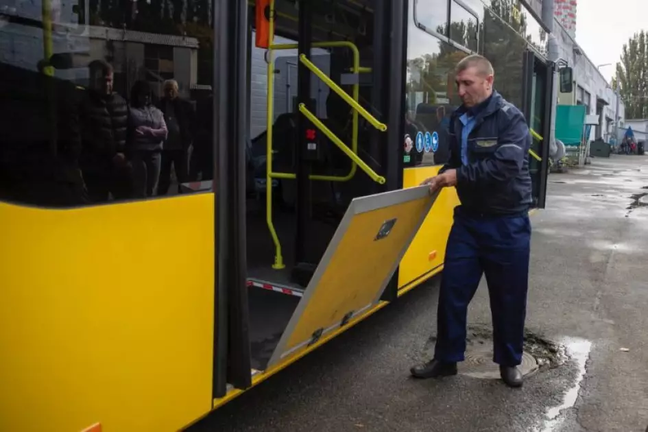 Міський транспорт столиці оновлюється: 30 сучасних автобусів вийшли на київські маршрути - 8