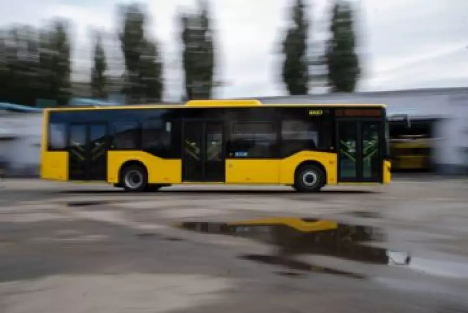 Міський транспорт столиці оновлюється: 30 сучасних автобусів вийшли на київські маршрути - 10