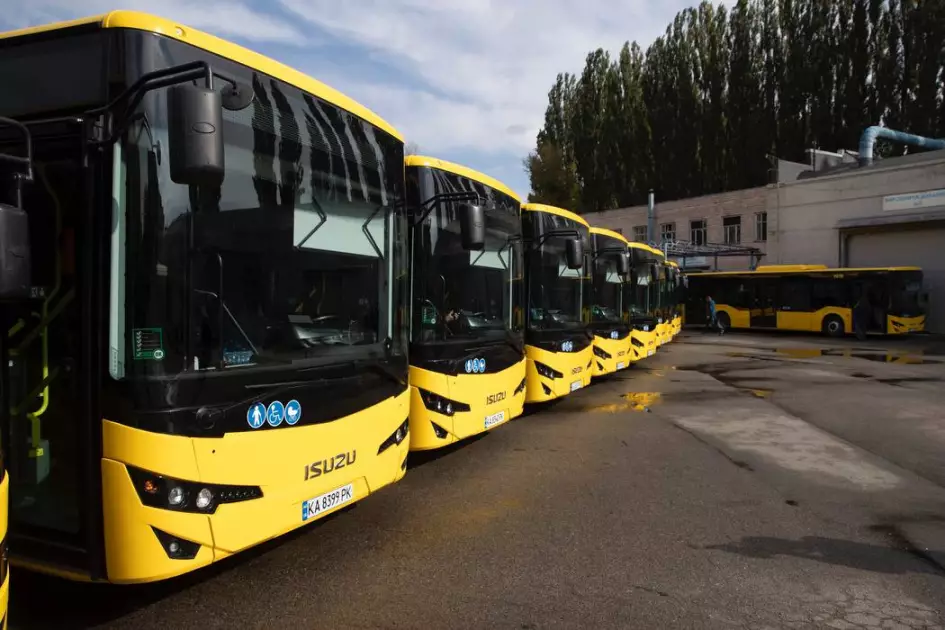 Міський транспорт столиці оновлюється: 30 сучасних автобусів вийшли на київські маршрути - 14