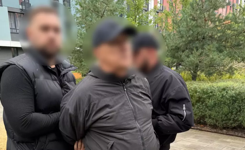 15 тисяч доларів за «зв’язки у Міноборони»: правоохоронці викрили шахрая у столиці - 1