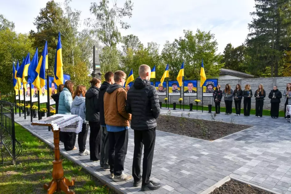 На Бориспільщині відкрили Алею Героїв на честь полеглих захисників України - 2
