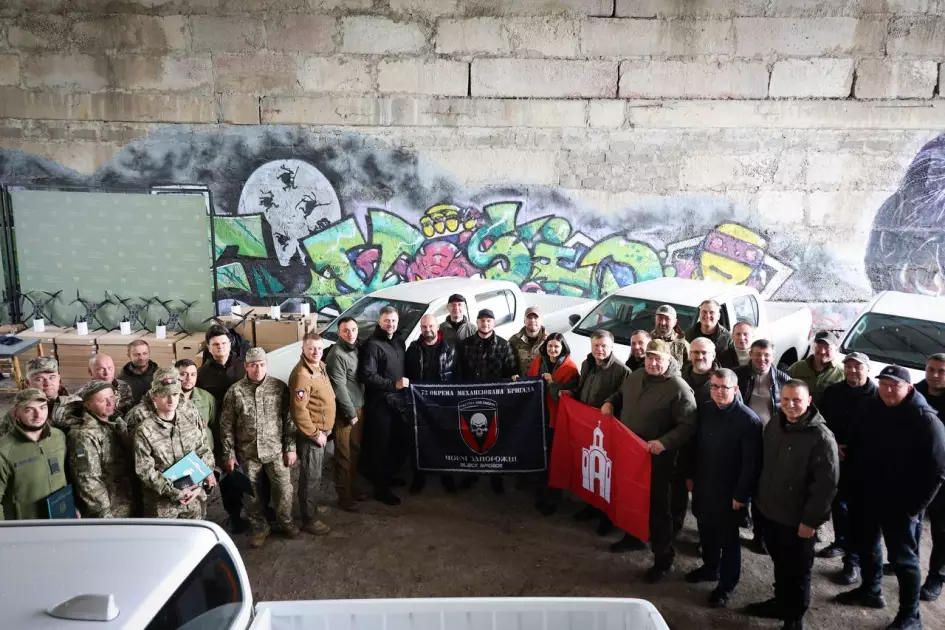 Київщина передала на фронт 16 пікапів і 350 дронів для захисників Харківщини - 5