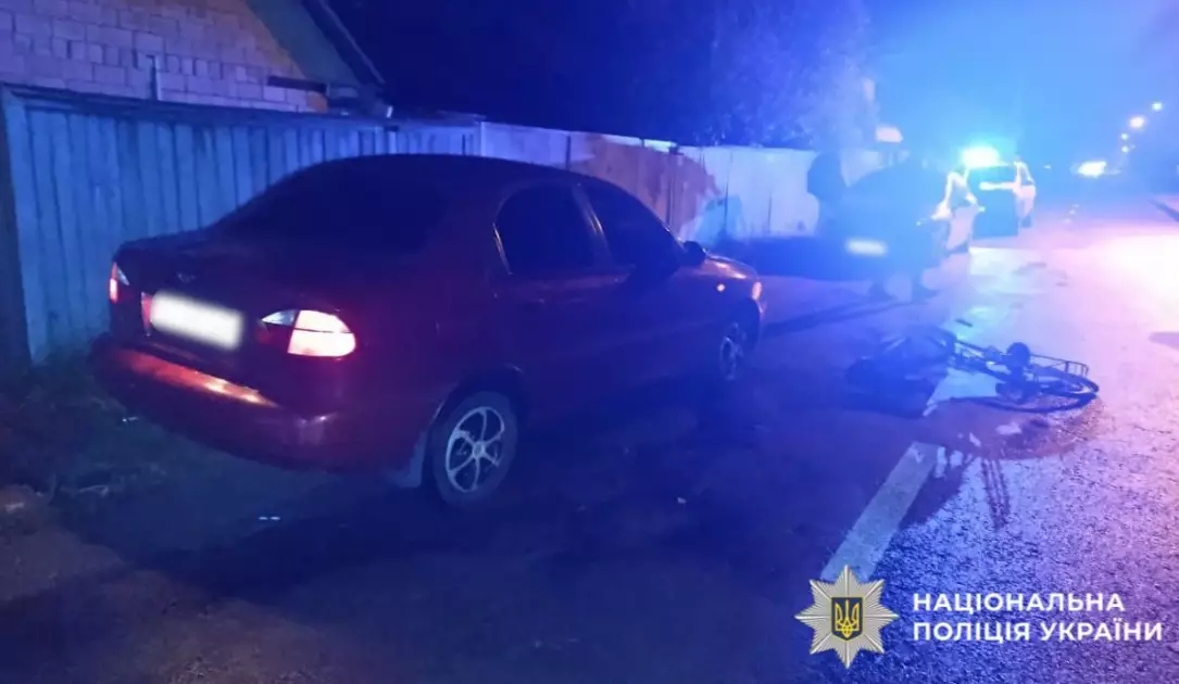 На Броварщині Lanos збив велосипедиста: 60-річного чоловіка доправили до лікарні - 1