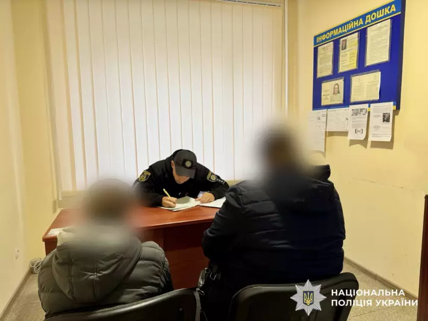 10 і 11-річні «зачепери» на тролейбусі: поліція Київщини провела профілактику та склала адмінматеріали на батьків - 1