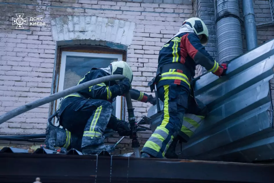 Рятувальники ліквідували загоряння на кухні закладу у Шевченківському районі - 6