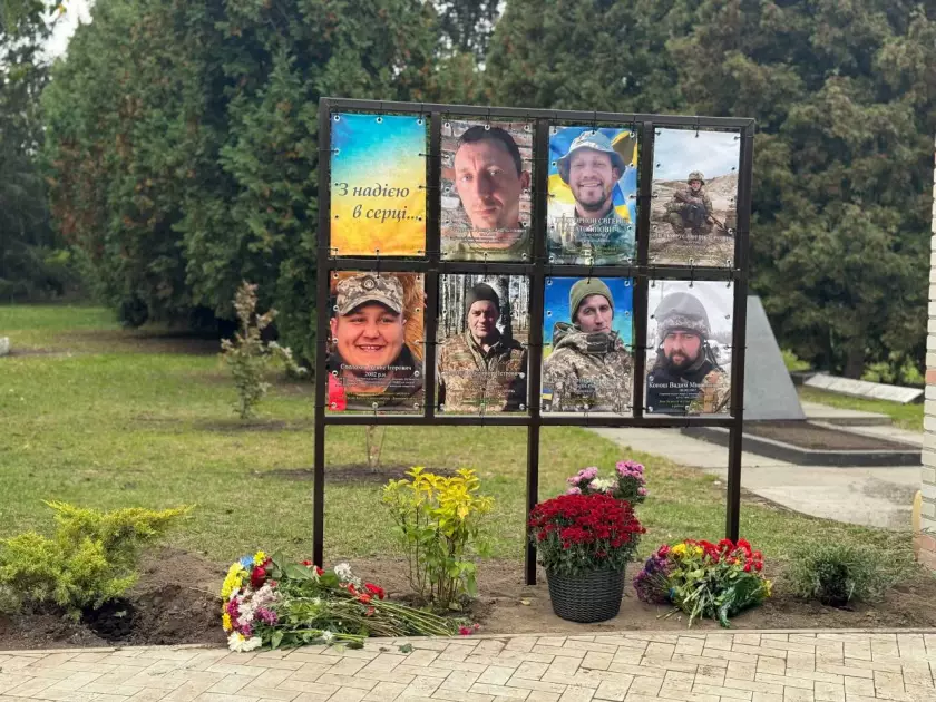 У Григорівці відкрили Алею Пам’яті Героїв: букова алея на честь полеглих захисників - 3