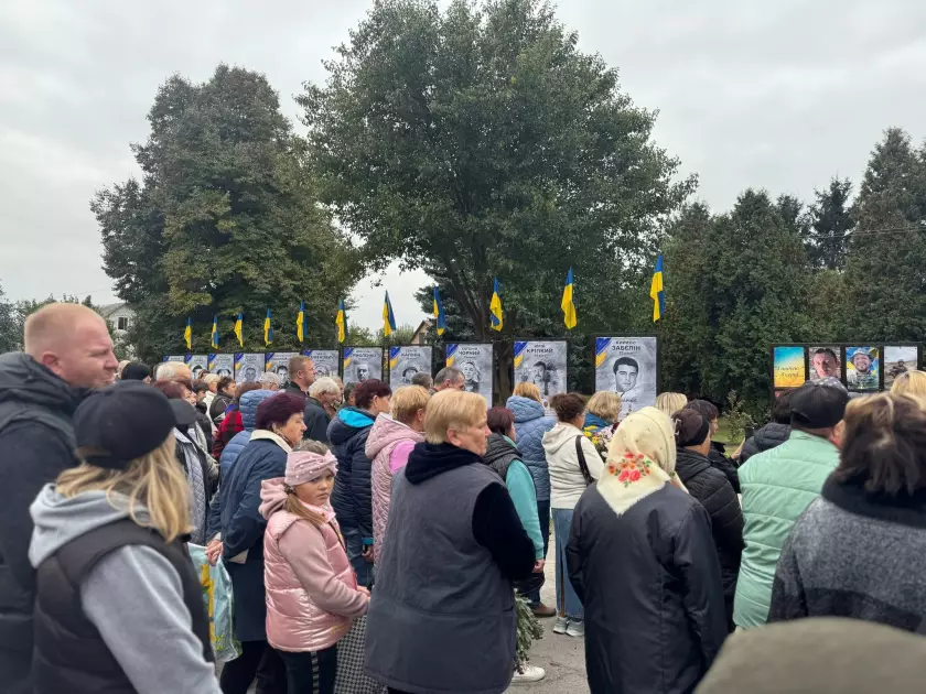 У Григорівці відкрили Алею Пам’яті Героїв: букова алея на честь полеглих захисників - 2