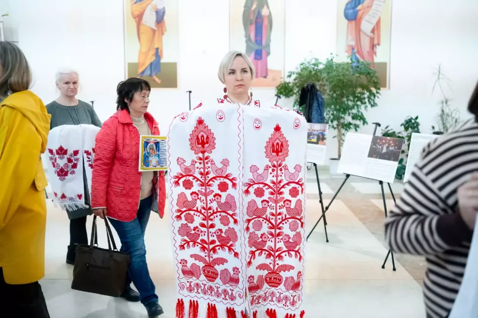 У Києві журналісти та родини захисників об’єдналися «Рушником надії» - 4
