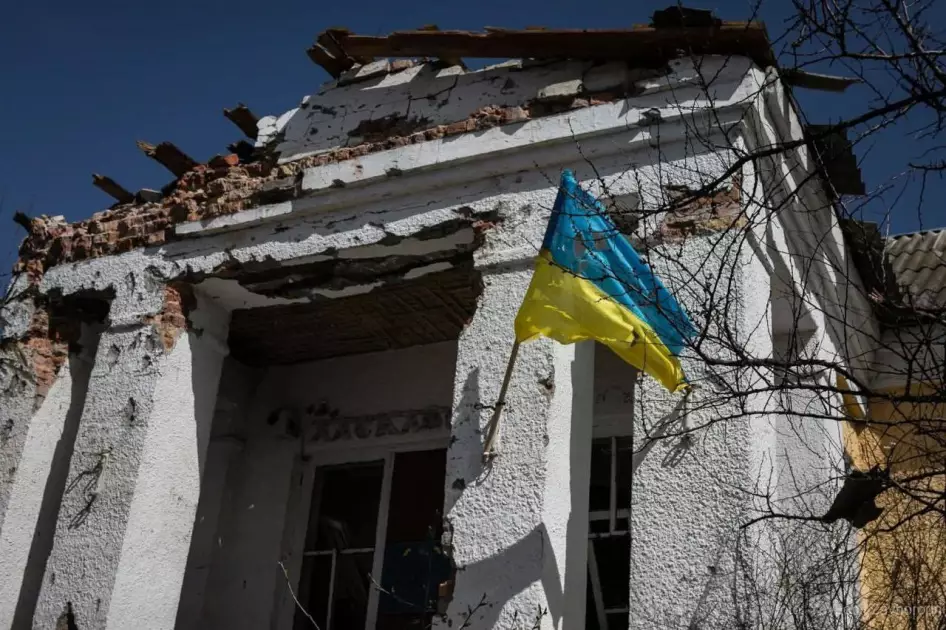 У Макарові після обстрілів відкрилася відновлена дитяча бібліотека - 1