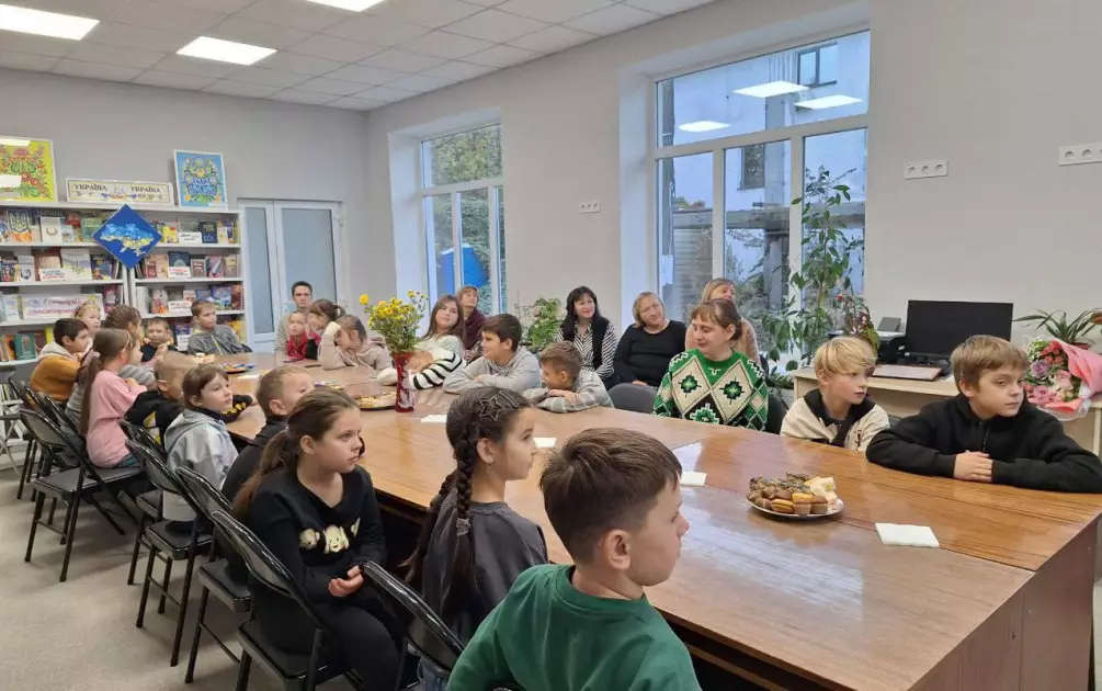 У Макарові після обстрілів відкрилася відновлена дитяча бібліотека - 2