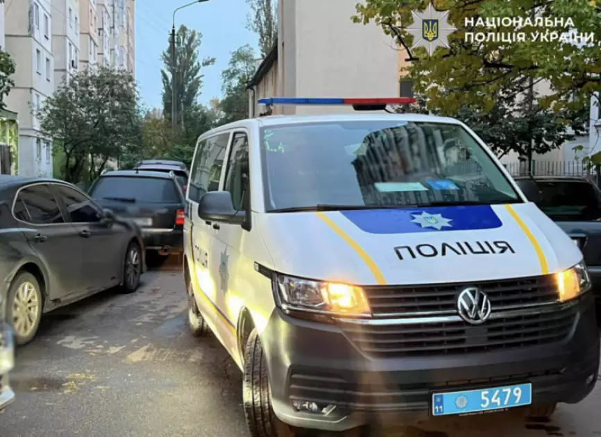 У Києві у дворі багатоповерхівки вибухнув BMW: поліція розслідує обставини інциденту - 1