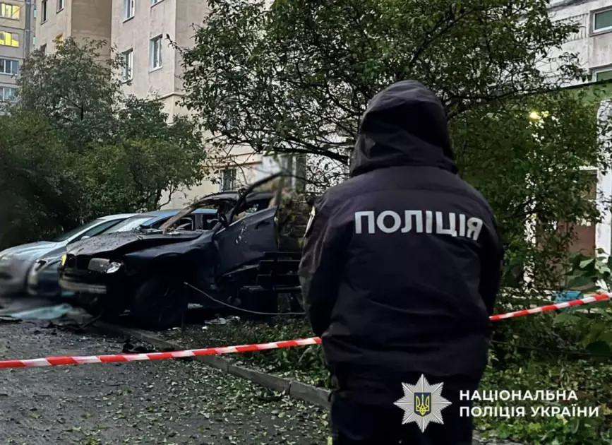 У Києві у дворі багатоповерхівки вибухнув BMW: поліція розслідує обставини інциденту - 2