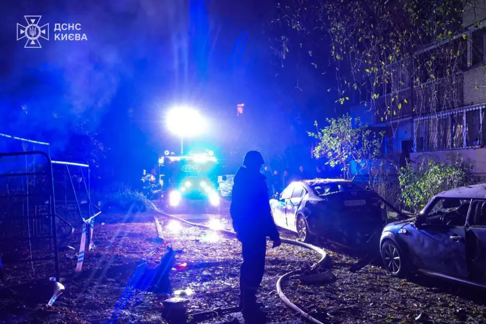 Після нічного удару по Києву у Подільському районі відкрили два штаби для допомоги мешканцям - 1
