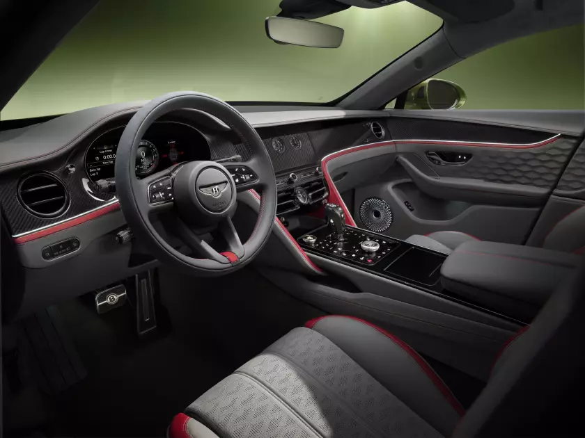 Чому Bentley Flying Spur ідеально підходить і для водія, і для пасажирів? - 1