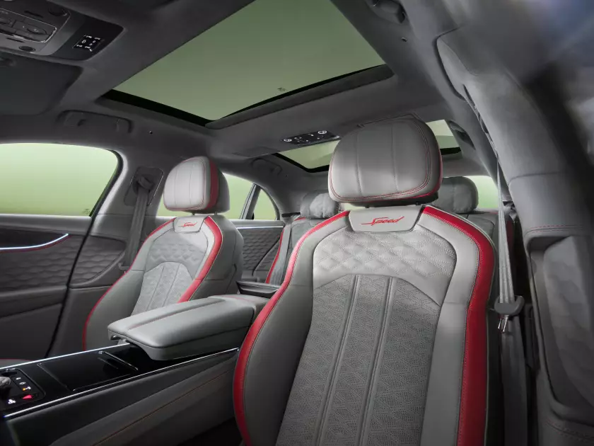 Чому Bentley Flying Spur ідеально підходить і для водія, і для пасажирів? - 2