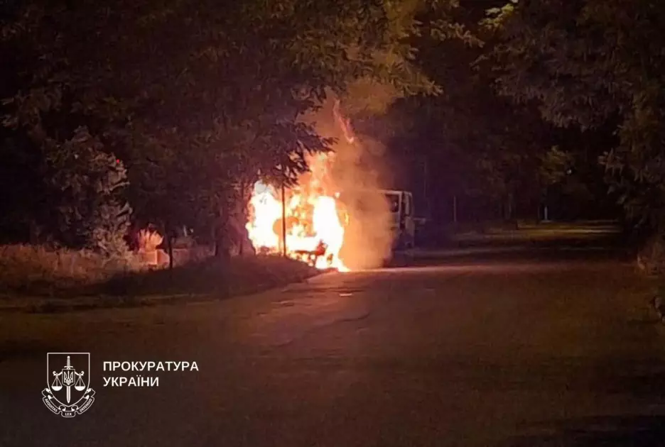 Хотів заробити на підпалах “військових” авто, але грошей не отримав: у Києві засудили палія - 1