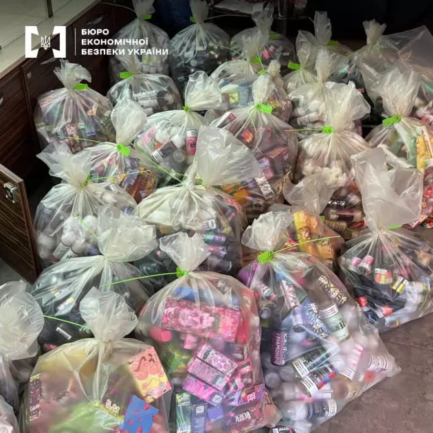 Контрафактні електронні сигарети на 8,5 мільйона: БЕБ накрило мережу вейп-магазинів у столиці - 2