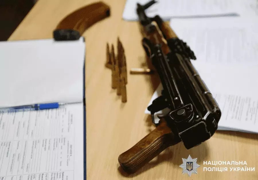 Кияни задекларували понад 1,3 тисячі одиниць зброї та 430 тисяч набоїв - 1