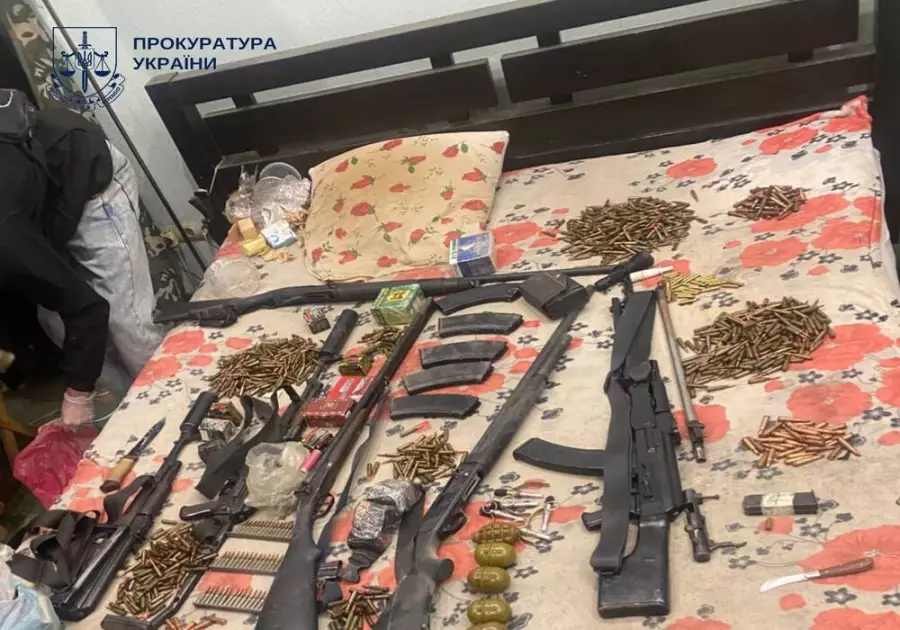 У Чабанах затримали чоловіка з кулеметом, гранатами та тисячами набоїв - 1