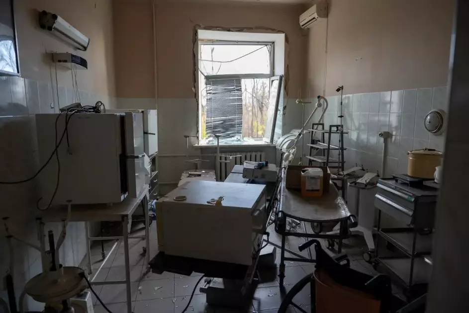 У Києві пошкоджено інститут отоларингології та діагностичний центр після масованої атаки рф - 2