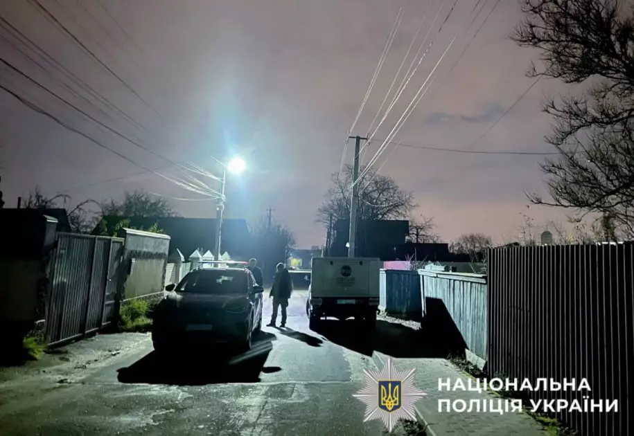 У Петропавлівській Борщагівці 18-річний хлопець побив знайомого й пограбував його під час застілля - 1