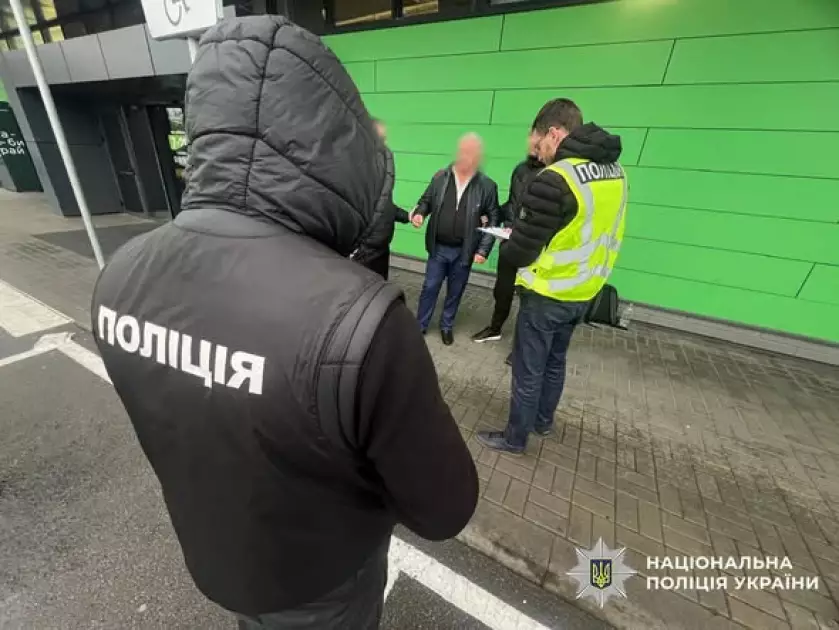 У Києві затримали заступника голови селищної ради за хабар у 20 тисяч доларів - 5