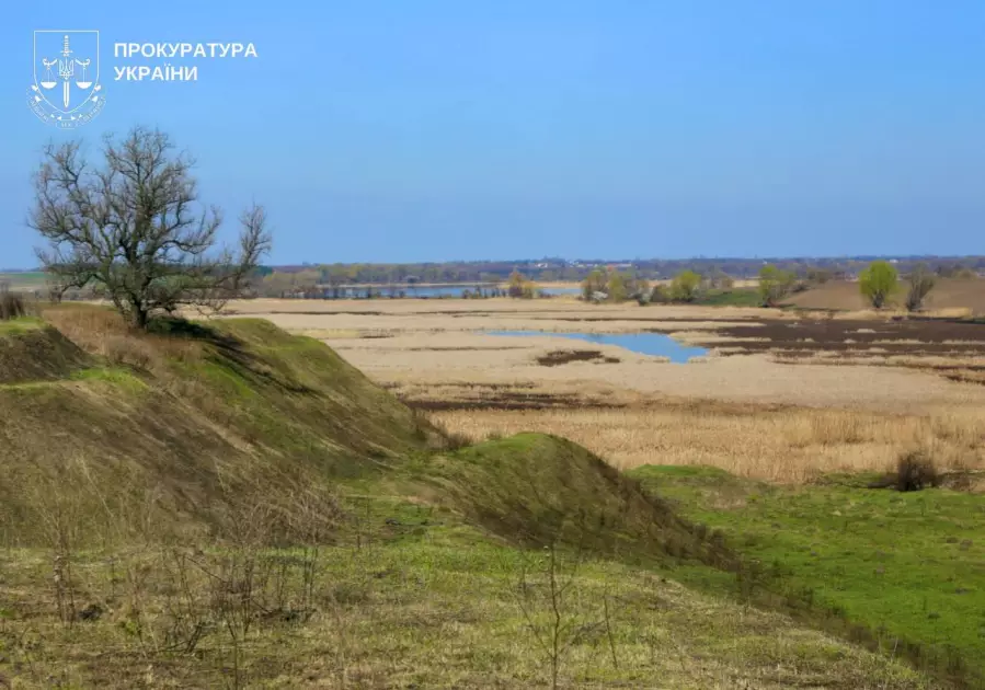 Прокуратура вимагає повернути державі 14 га з городищем Торчеська, незаконно оформлених як комунальні - 2