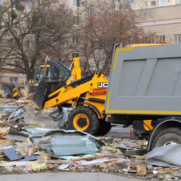 У Подільському районі прибрали понад 1500 кв. м МАФів: проспект Свободи звільнили від хаосу - 1