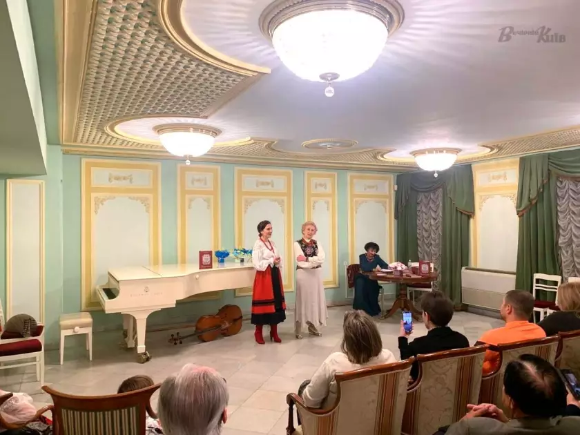 У Києві презентували книгу про легендарне тріо «Золоті ключі»: пісні, що не змогли заборонити - 1