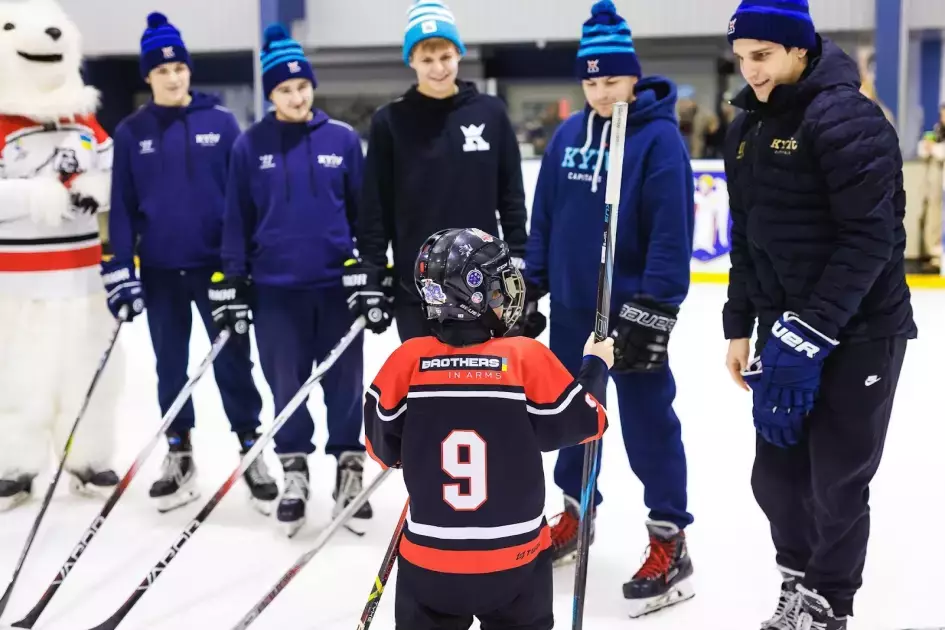 Winter Classic по-українськи: київський хокейний клуб провів зимовий фан-івент для юних хокеїстів - 1
