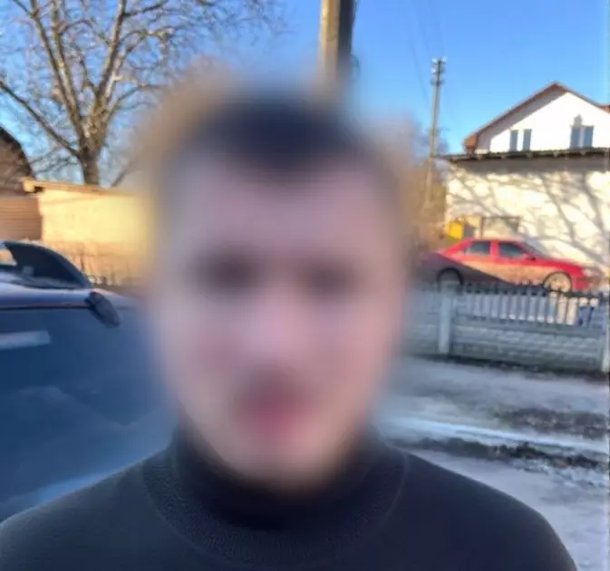 П’яна сварка на Київщині: чоловік ударив знайомого сокирою по голові - 2