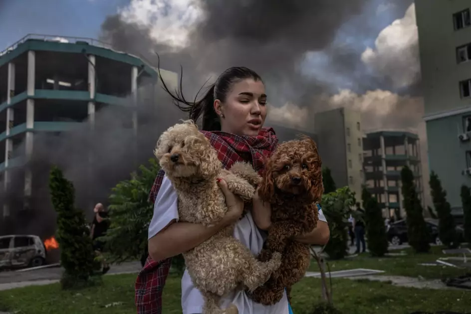 Київ у фокусі світових медіа: фото після обстрілу — у топ-100 The New York Times - 5