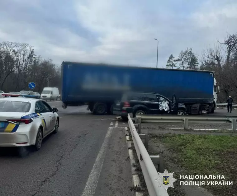 Смертельна аварія на Берестейському шосе: у Києві загинув 16-річний пасажир - 2