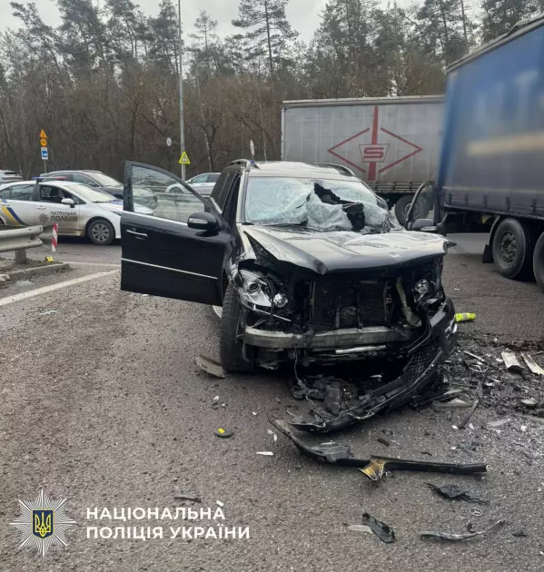 Смертельна аварія на Берестейському шосе: у Києві загинув 16-річний пасажир - 1