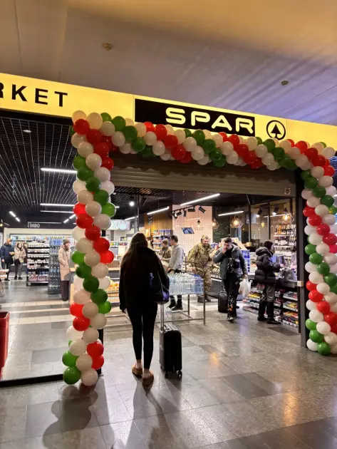 На Вокзальній у Києві відкрився оновлений супермаркет SPAR - 1