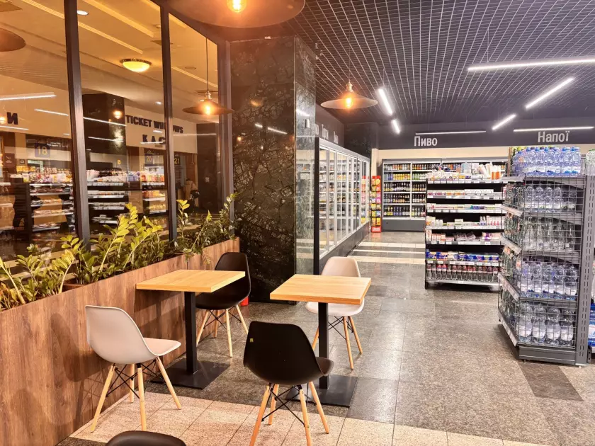 На Вокзальній у Києві відкрився оновлений супермаркет SPAR - 4