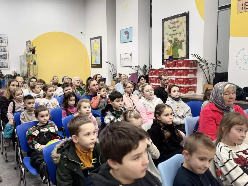 Новорічна ініціатива Соціального Центру «Перспектива-Оболонь» для юних оболонців - 2