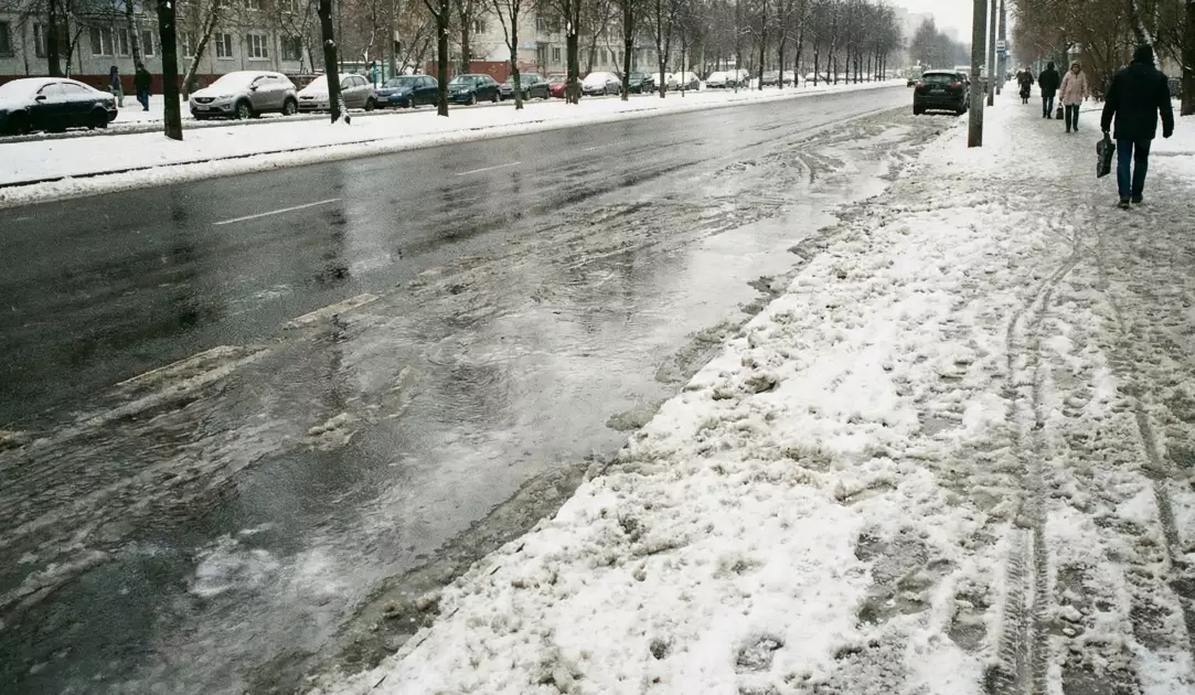 Ожеледиця у Києві 30 грудня: поради для водіїв і пішоходів - 1