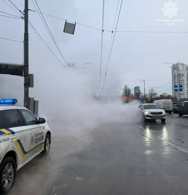 Прорив тепломережі: проблеми з рухом у Голосіївському районі - 1