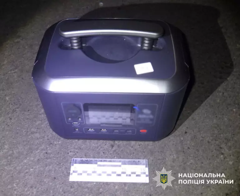 Грабіж у сервісному центрі: киянин схопив зарядну станцію і не втік - 2