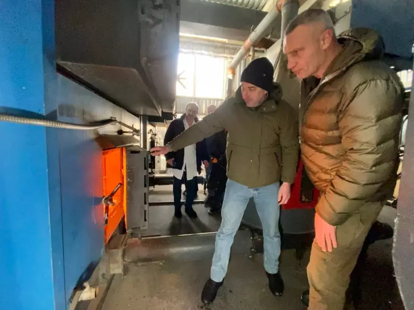 Кличко відвідав поранених після обстрілу та перевірив резервне живлення в опорній лікарні - 3